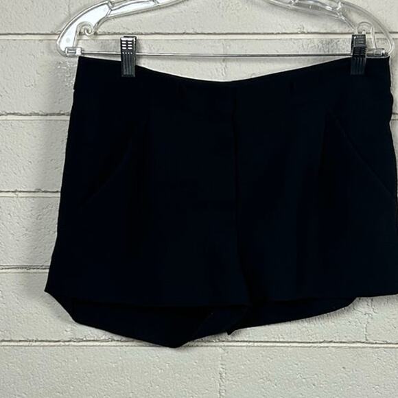 Aritzia Wilfred Black Shorts size 6 - Picture 4 of 7